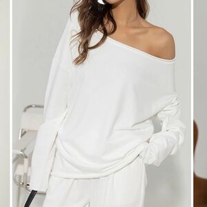 Commense Off-Shoulder White Sweater